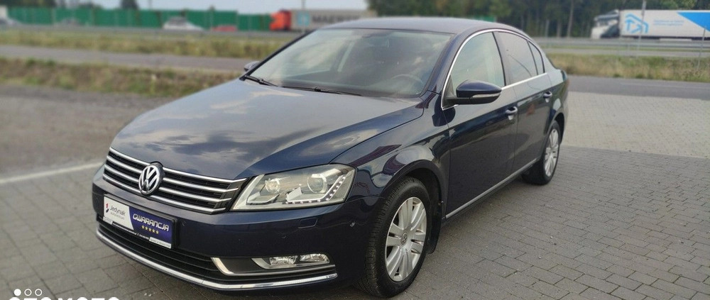 Volkswagen Passat cena 35800 przebieg: 175215, rok produkcji 2011 z Lublin małe 254